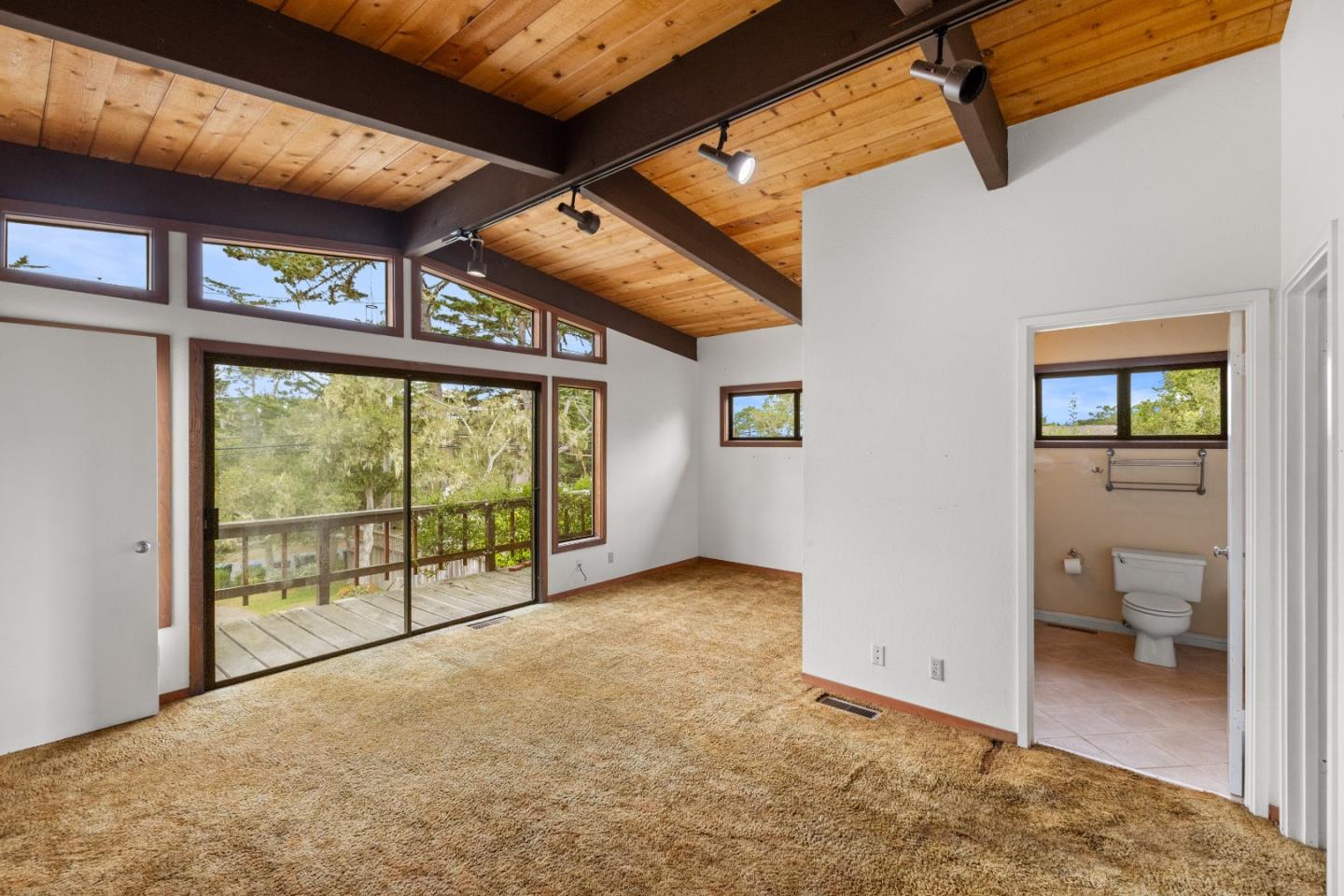3071 Sloat Road