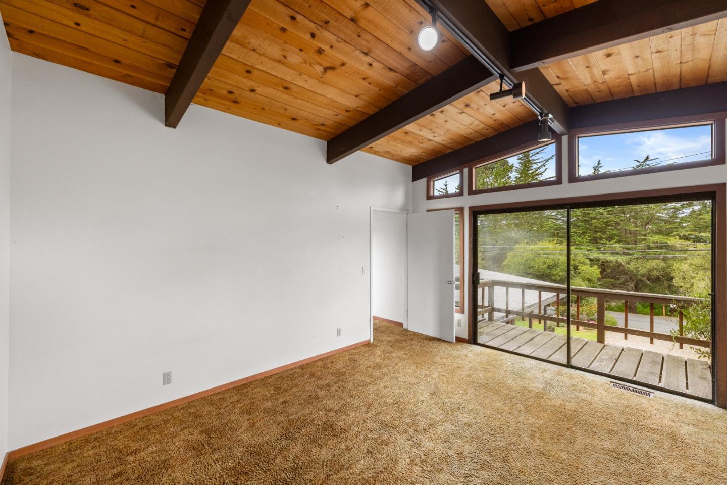3071 Sloat Road