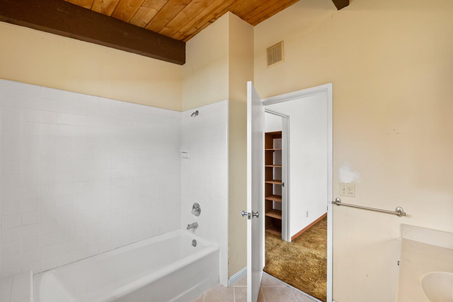 3071 Sloat Road