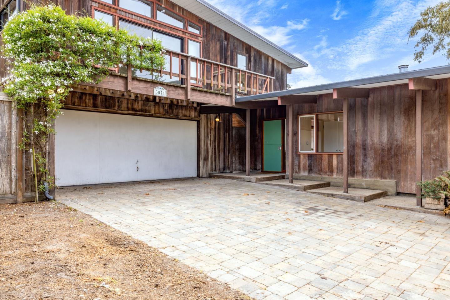 3071 Sloat Road