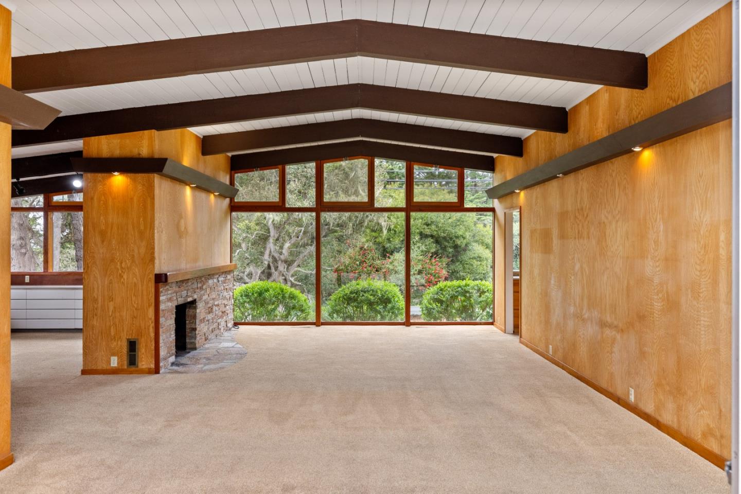 3071 Sloat Road