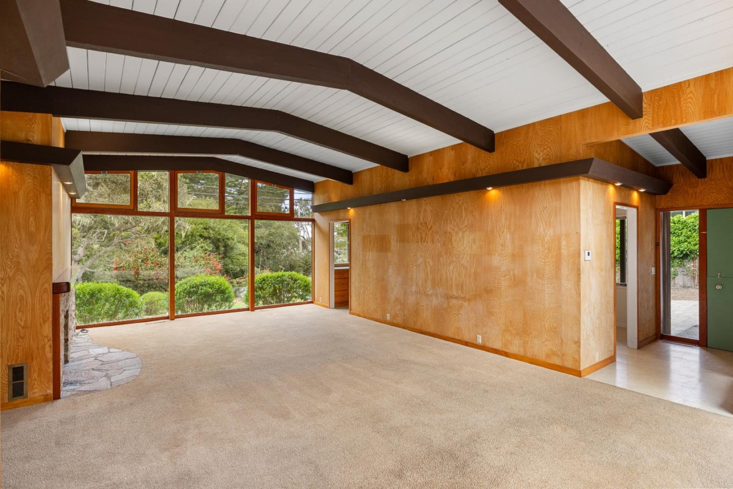 3071 Sloat Road