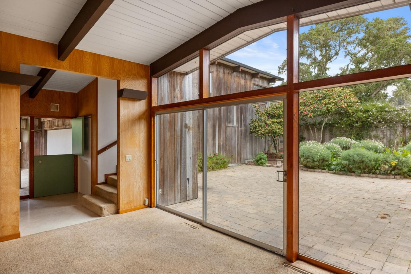 3071 Sloat Road
