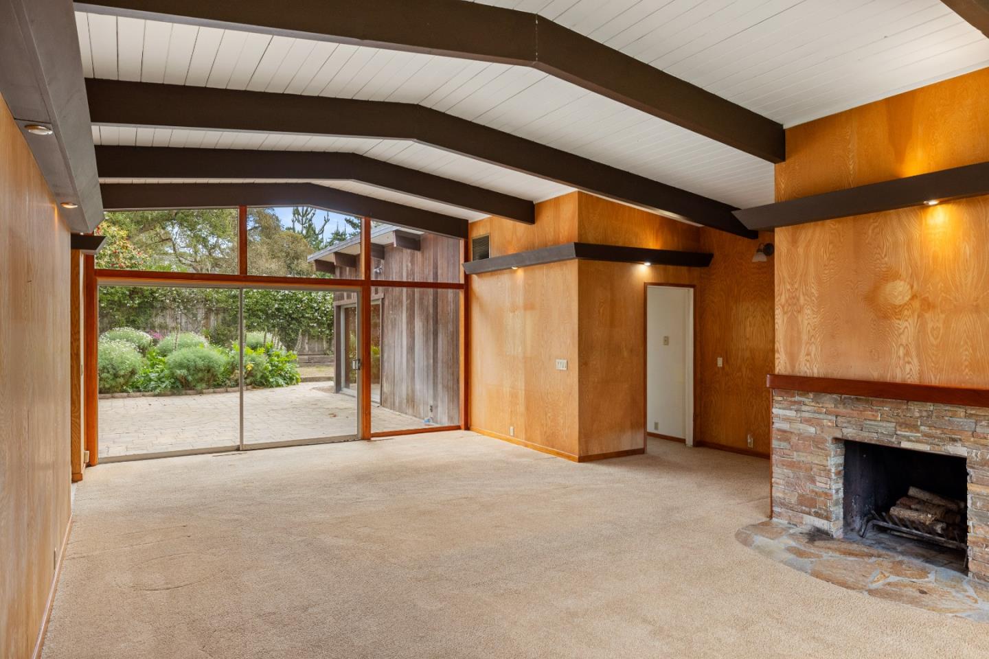 3071 Sloat Road