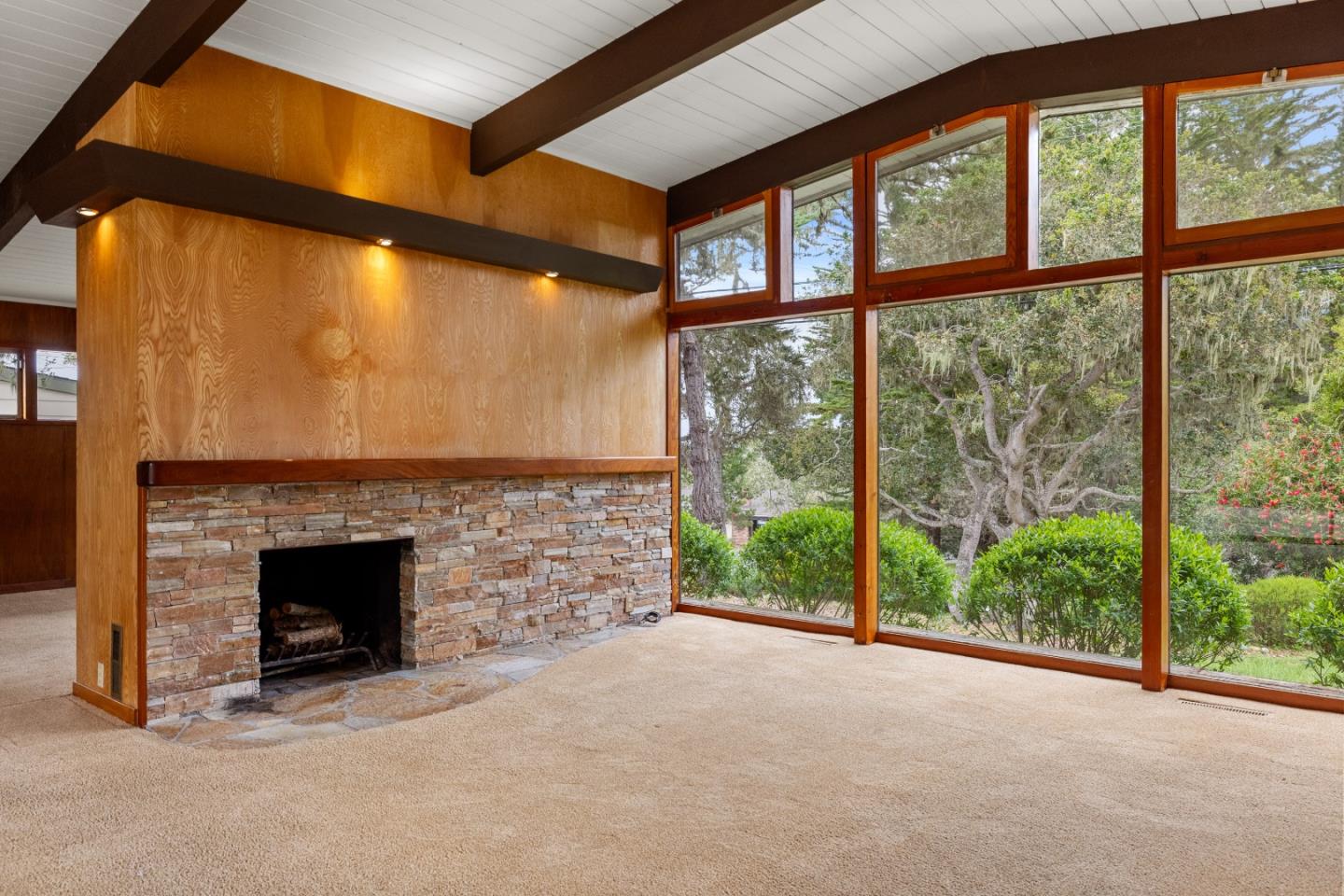 3071 Sloat Road