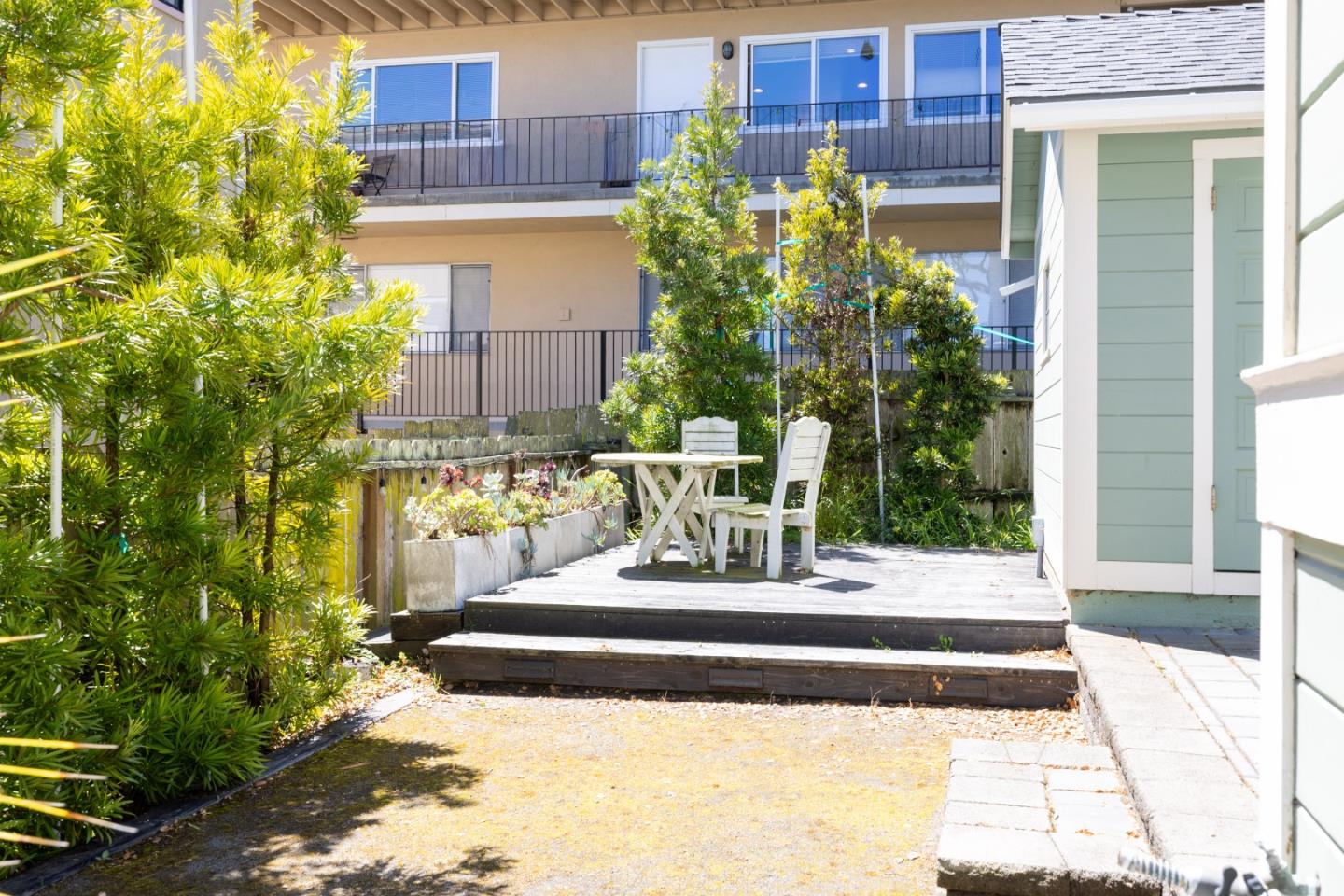 215 Lobos Avenue