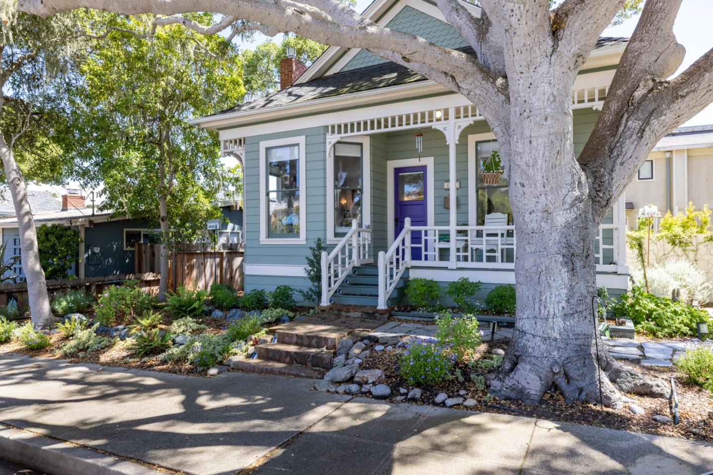 215 Lobos Avenue