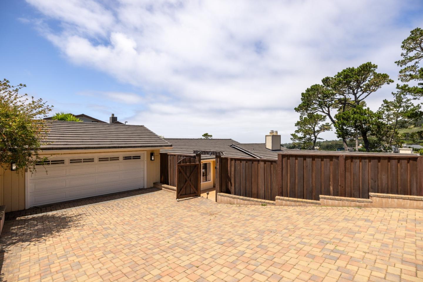 25000 Pine Hills DR