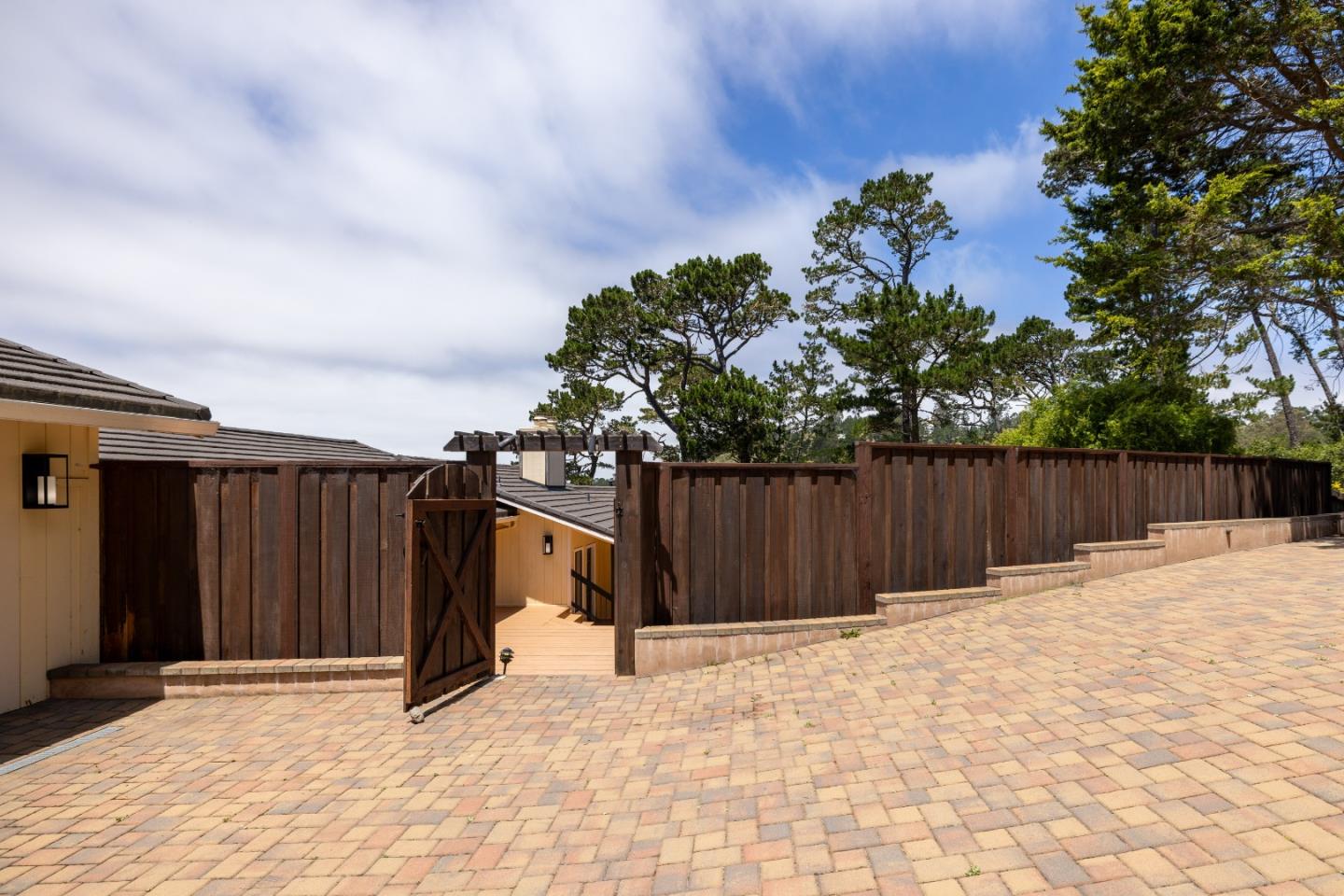 25000 Pine Hills DR