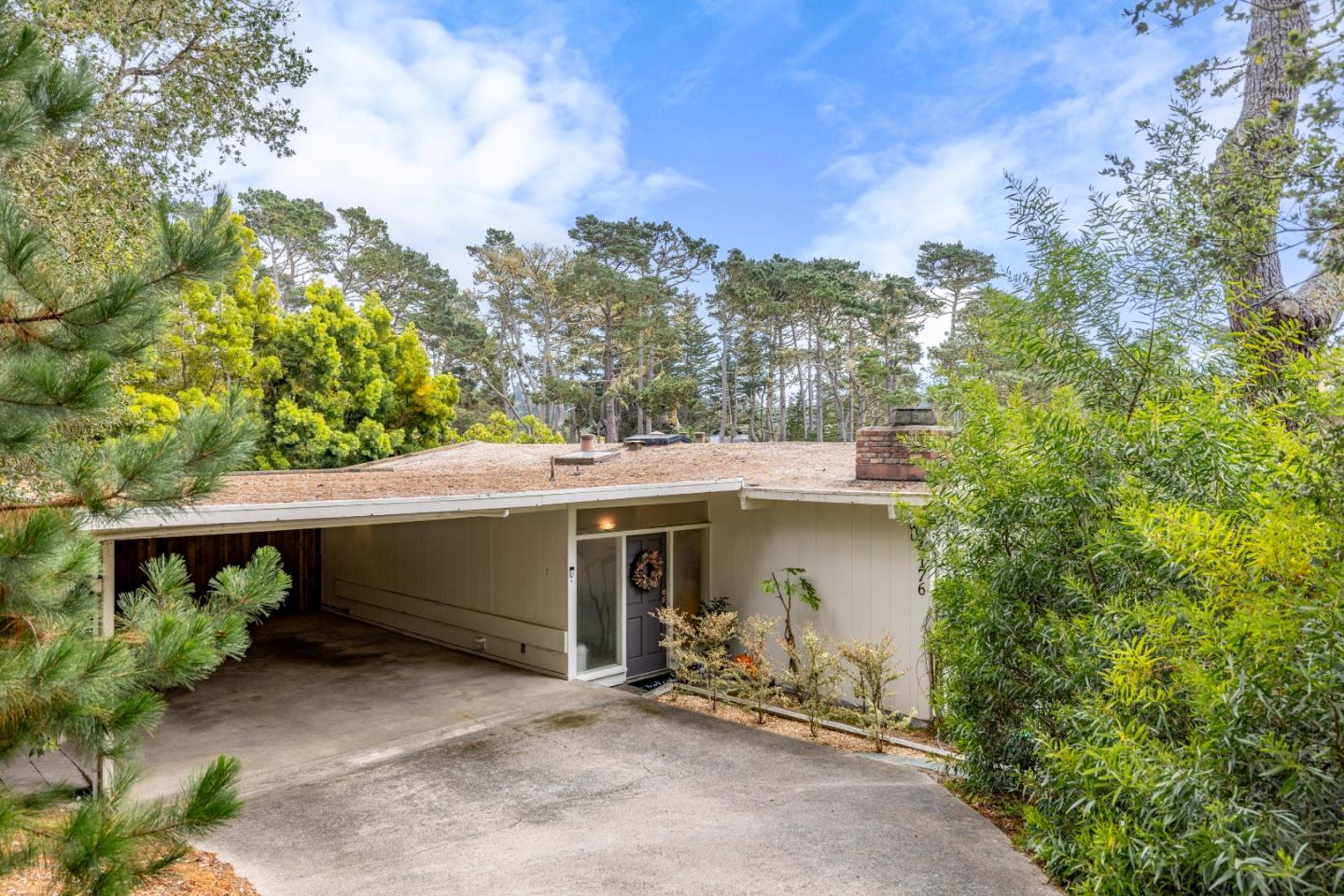 4176 Sunset LN