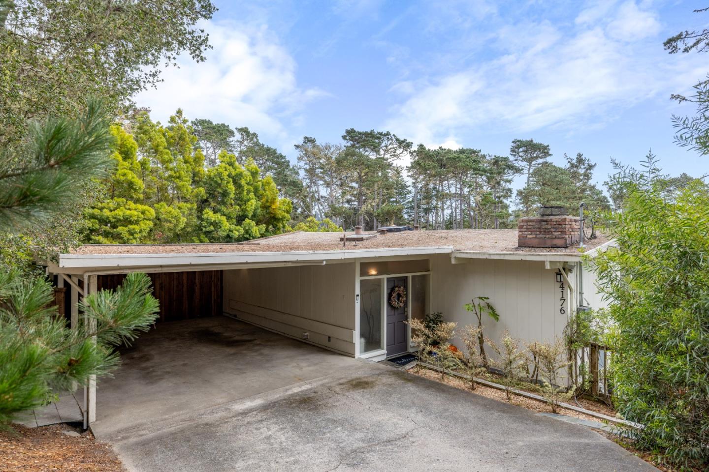 4176 Sunset LN