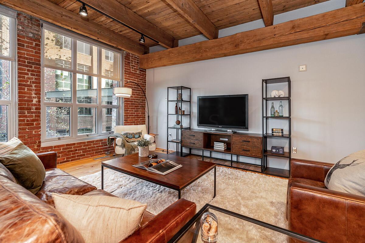 448 W Nationwide Boulevard, 222