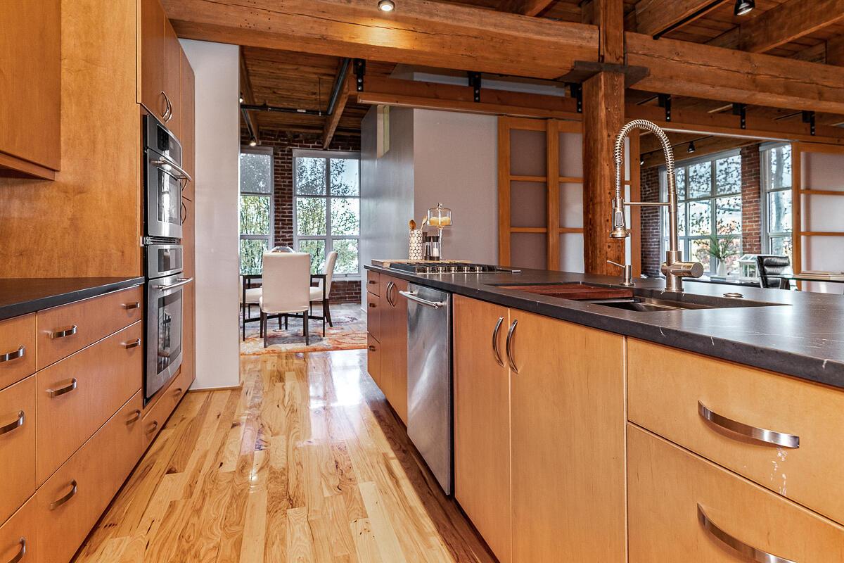 448 W Nationwide Boulevard, 222