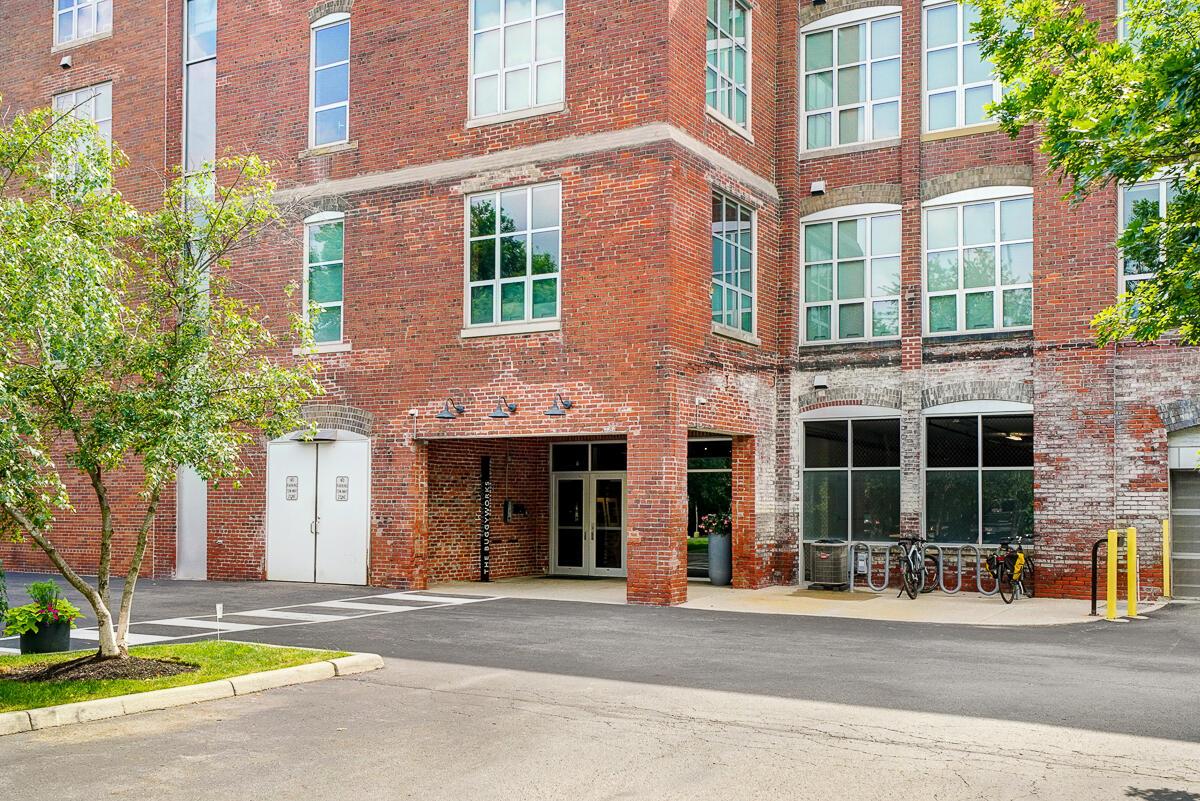 448 W Nationwide Boulevard, 222