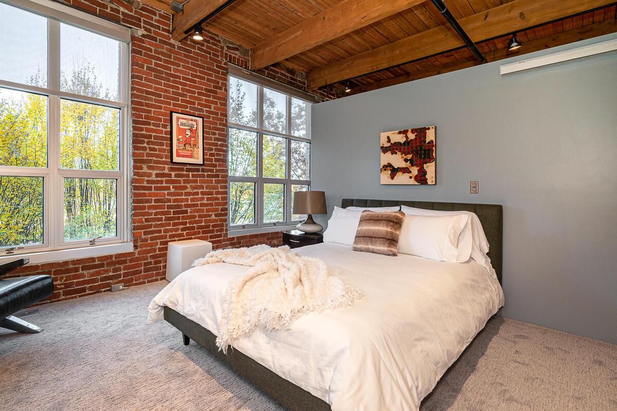 448 W Nationwide Boulevard, 222