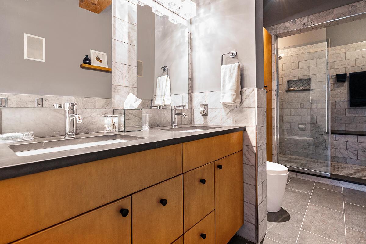 448 W Nationwide Boulevard, 222