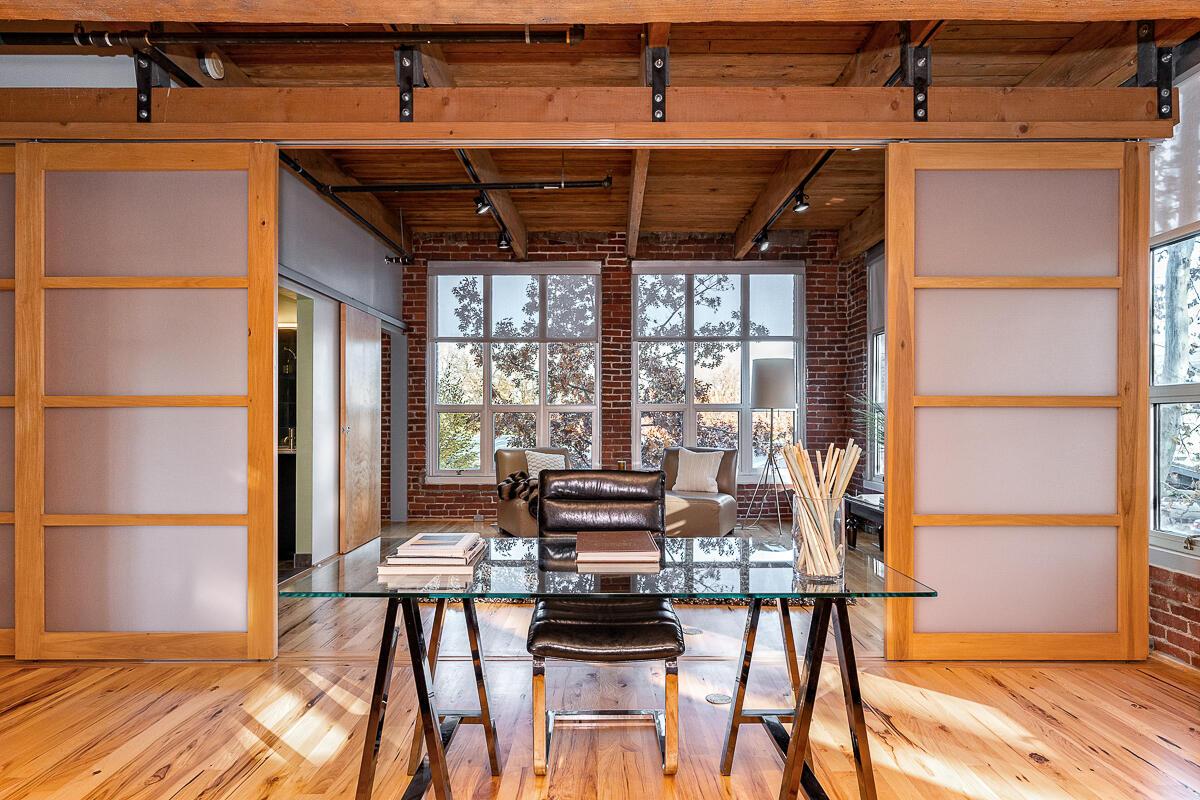 448 W Nationwide Boulevard, 222