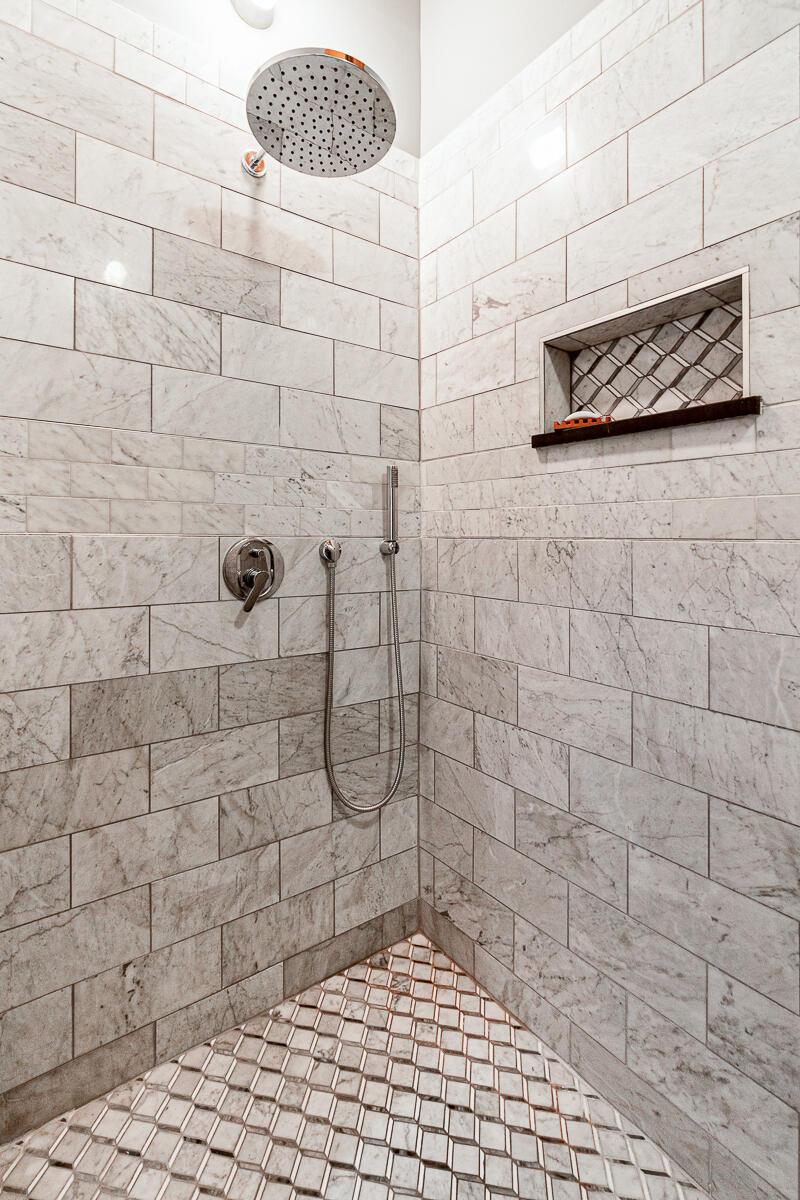 448 W Nationwide Boulevard, 222