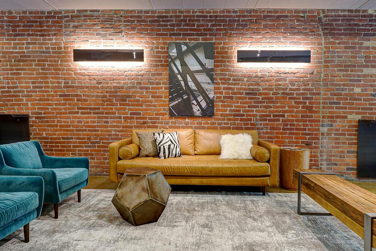 448 W Nationwide Boulevard, 222