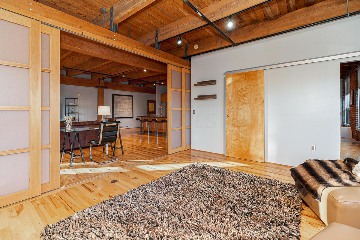 448 W Nationwide Boulevard, 222