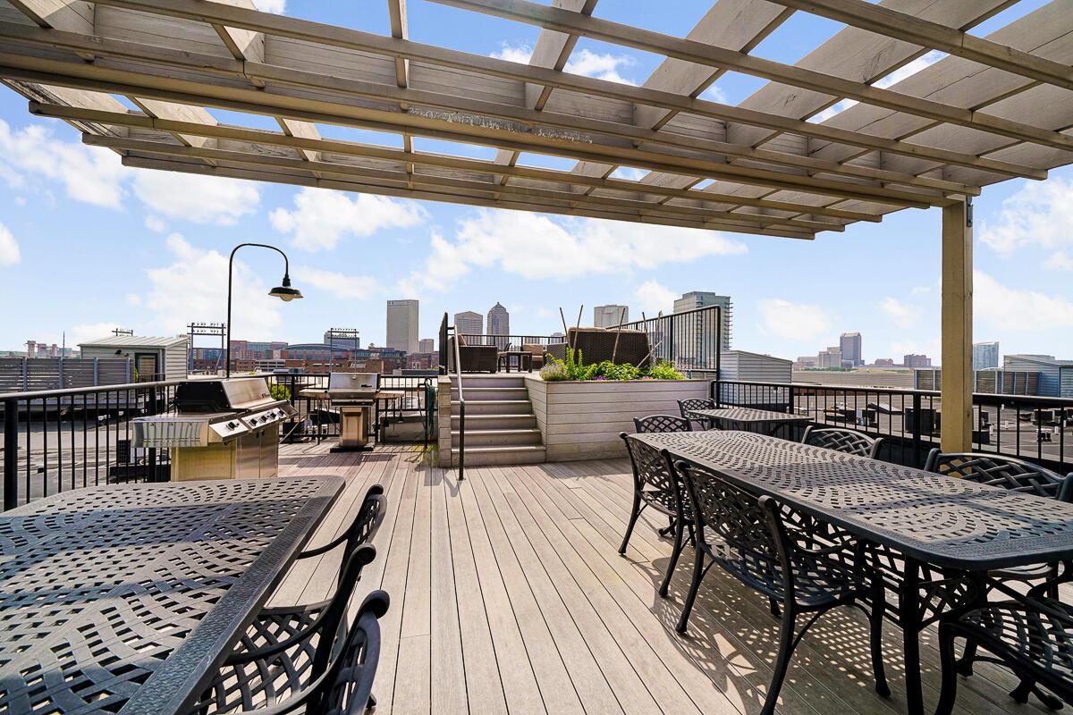 448 W Nationwide Boulevard, 222