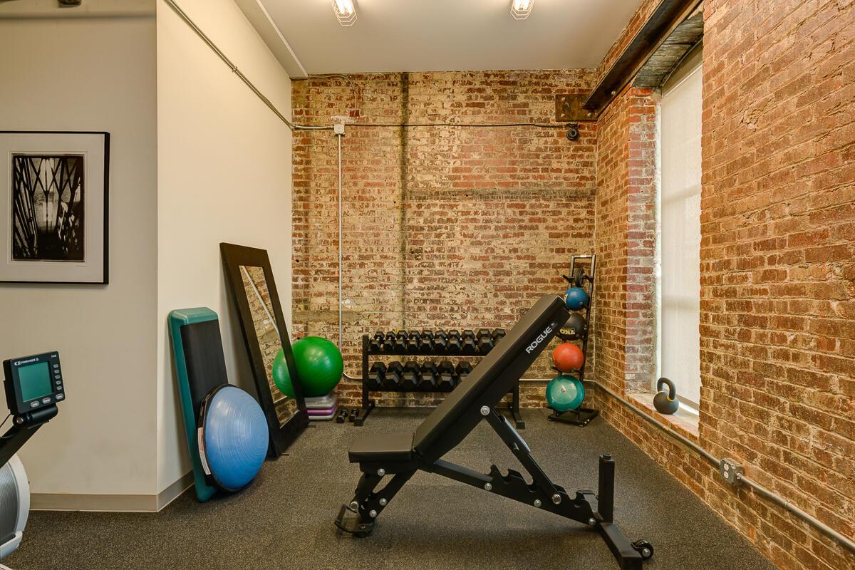 448 W Nationwide Boulevard, 222