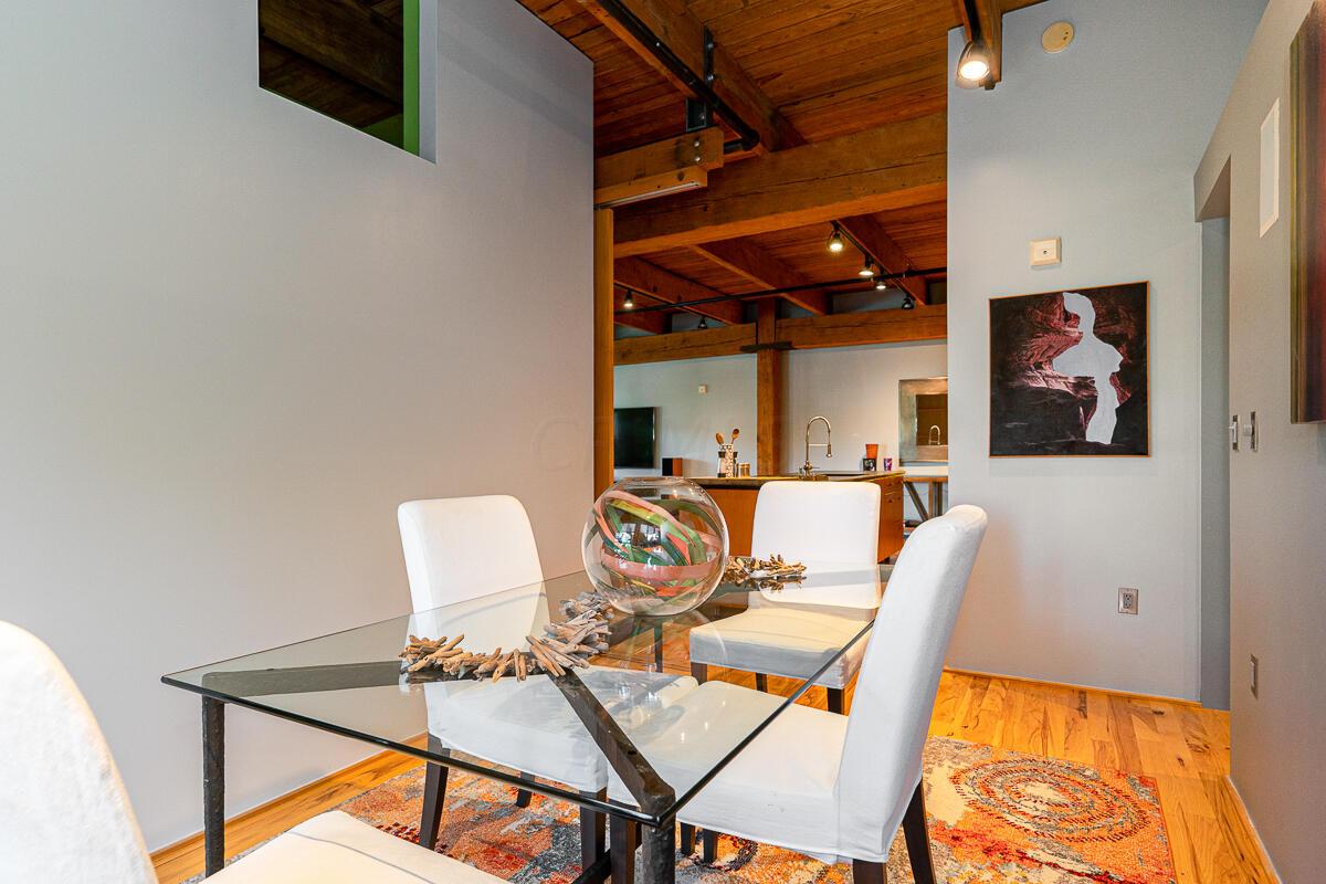 448 W Nationwide Boulevard, 222