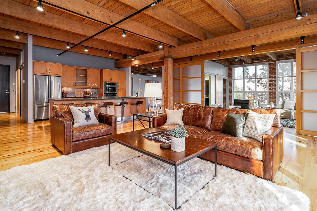 448 W Nationwide Boulevard, 222