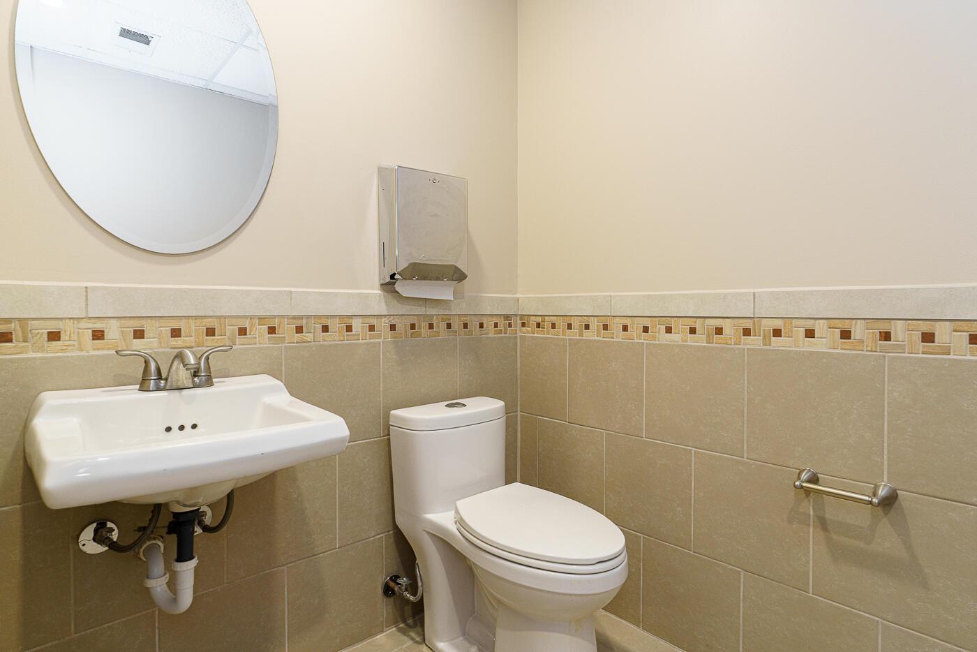 71 E Wilson Bridge Road, A1