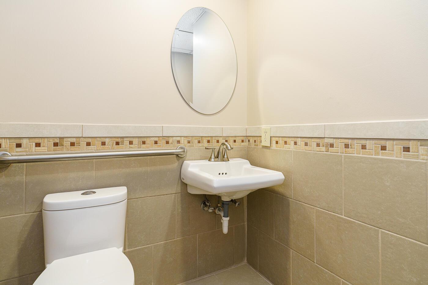 71 E Wilson Bridge Road, A1