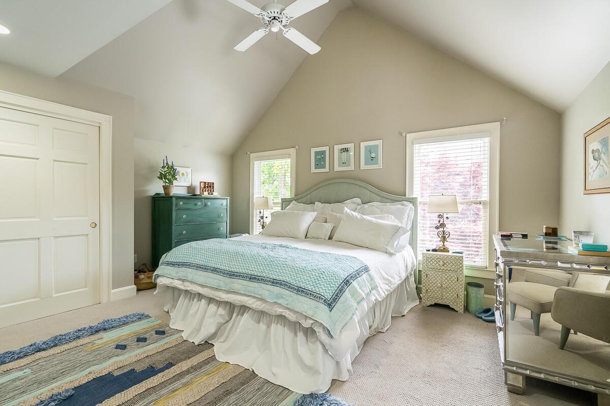 242 E Sycamore Street