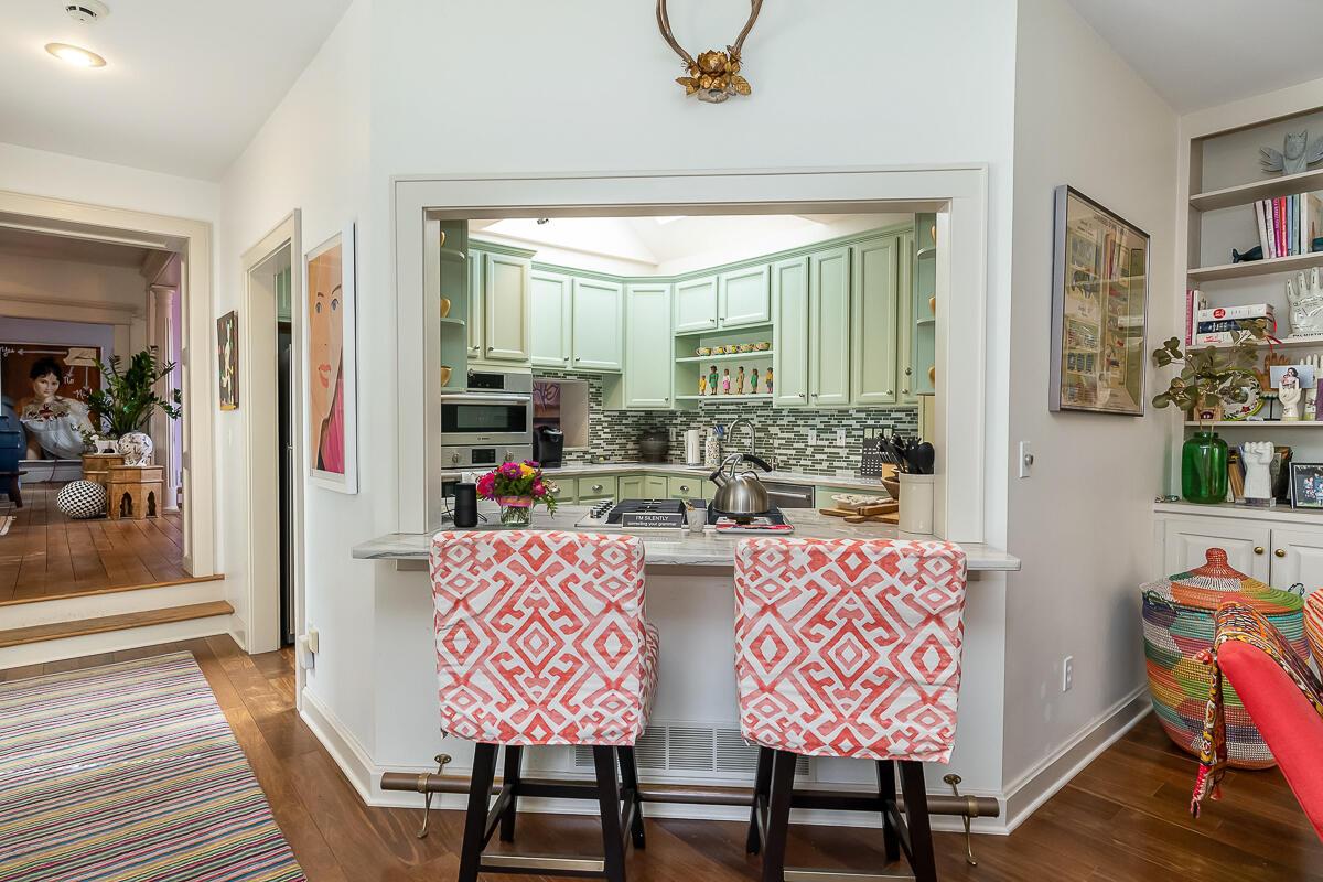 242 E Sycamore Street