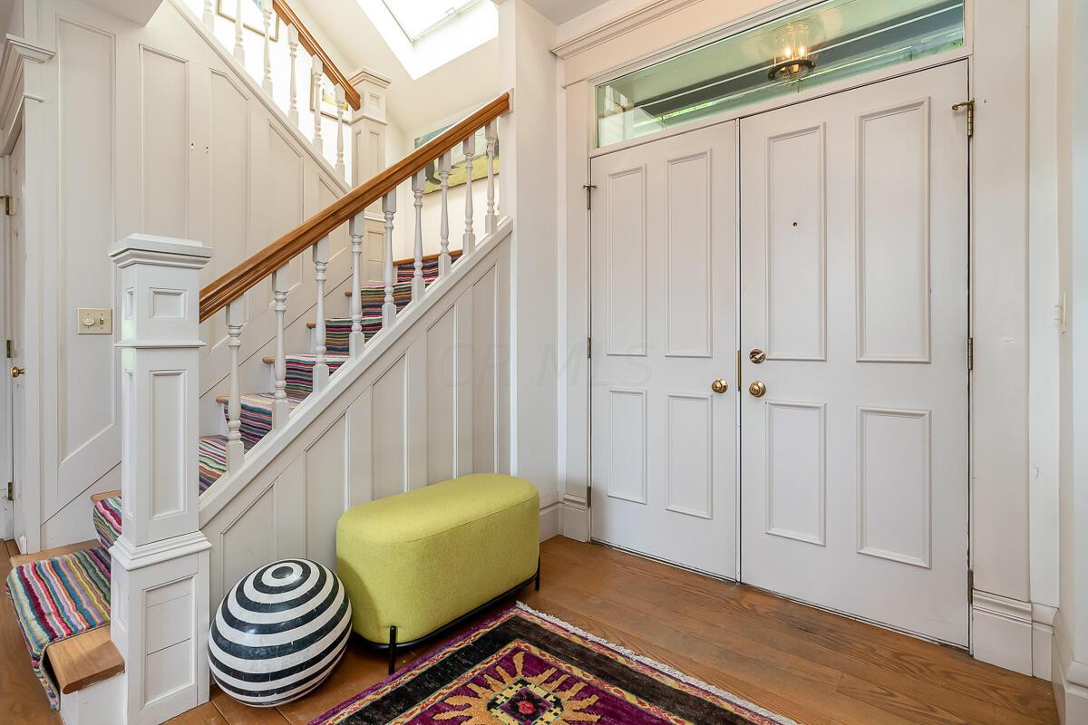 242 E Sycamore Street