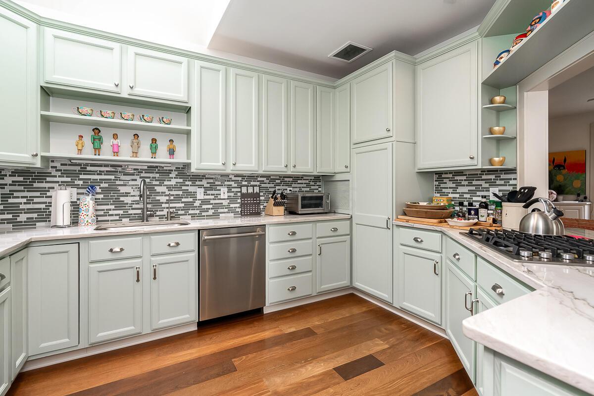 242 E Sycamore Street