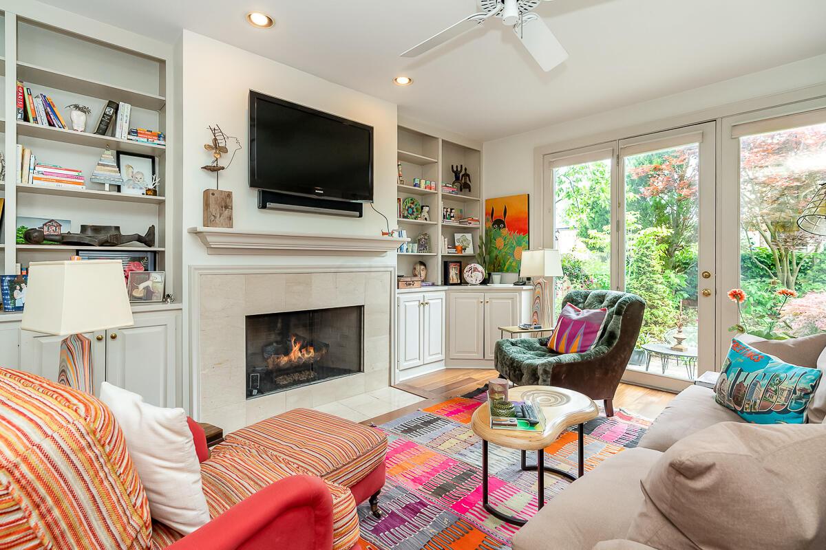 242 E Sycamore Street