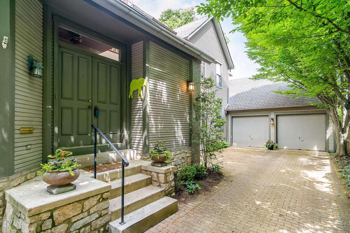 242 E Sycamore Street