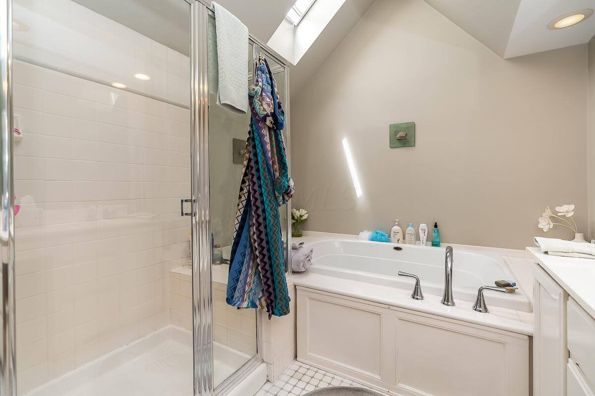 242 E Sycamore Street