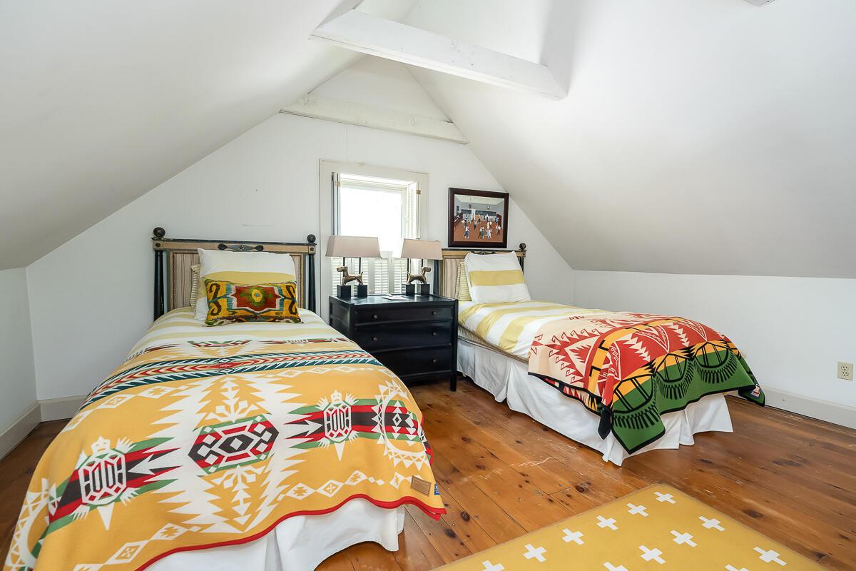 242 E Sycamore Street