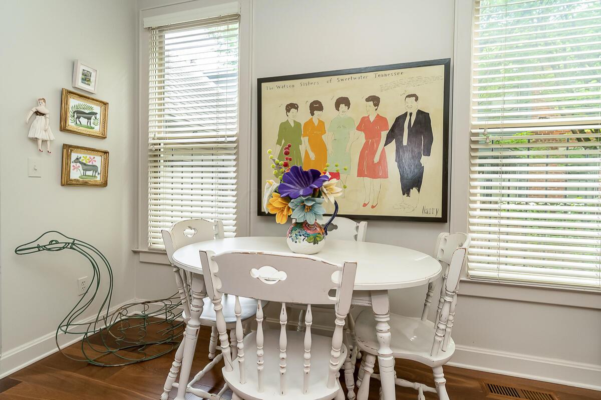 242 E Sycamore Street