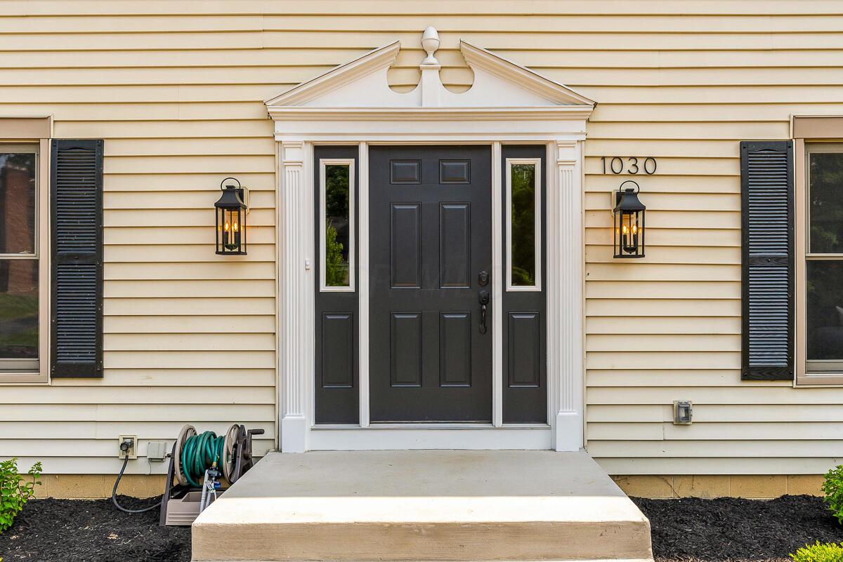 1030 Clubview Boulevard N