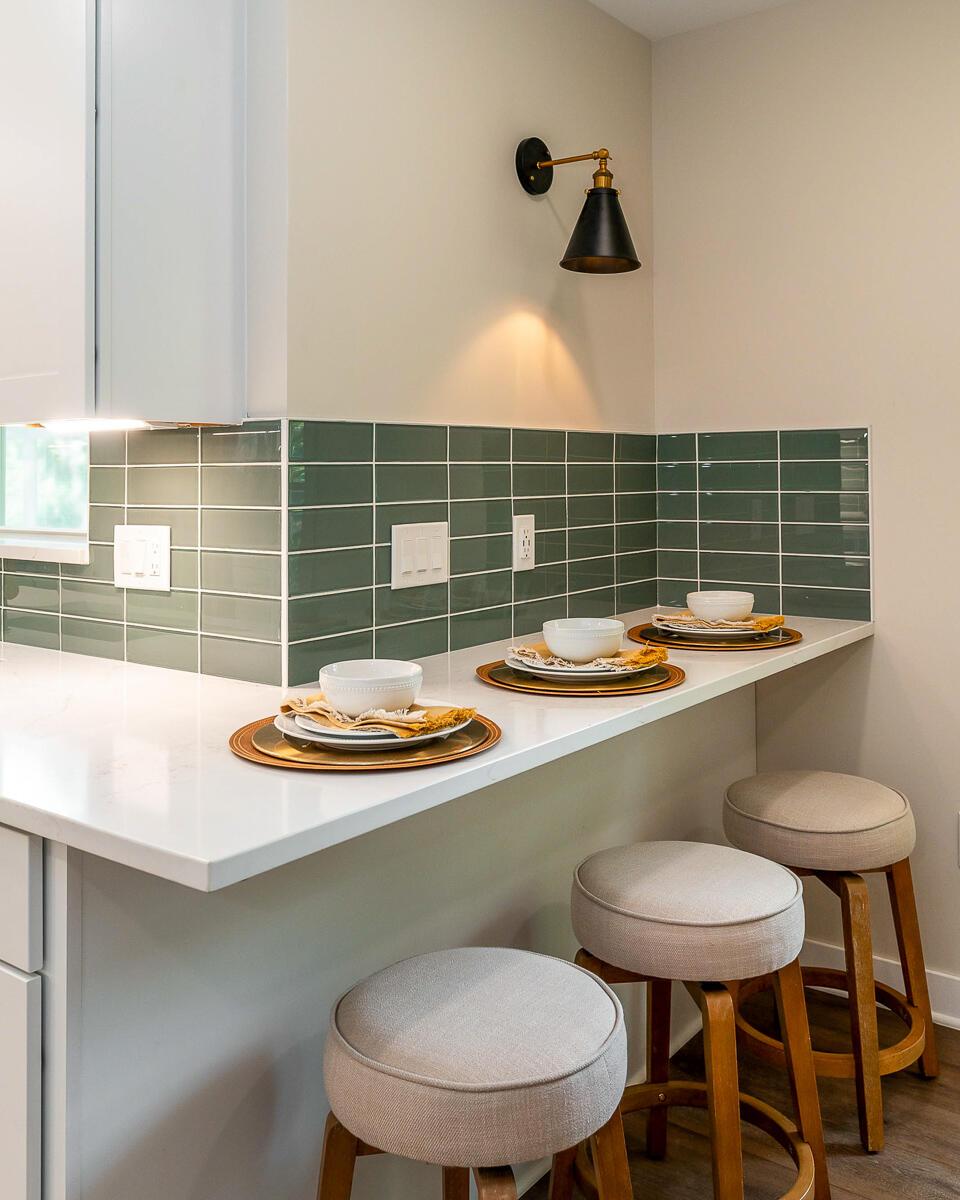 1030 Clubview Boulevard N