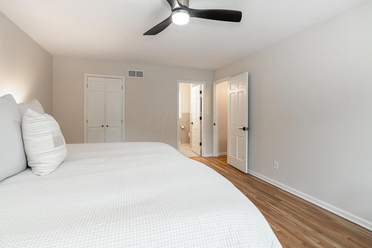 1030 Clubview Boulevard N