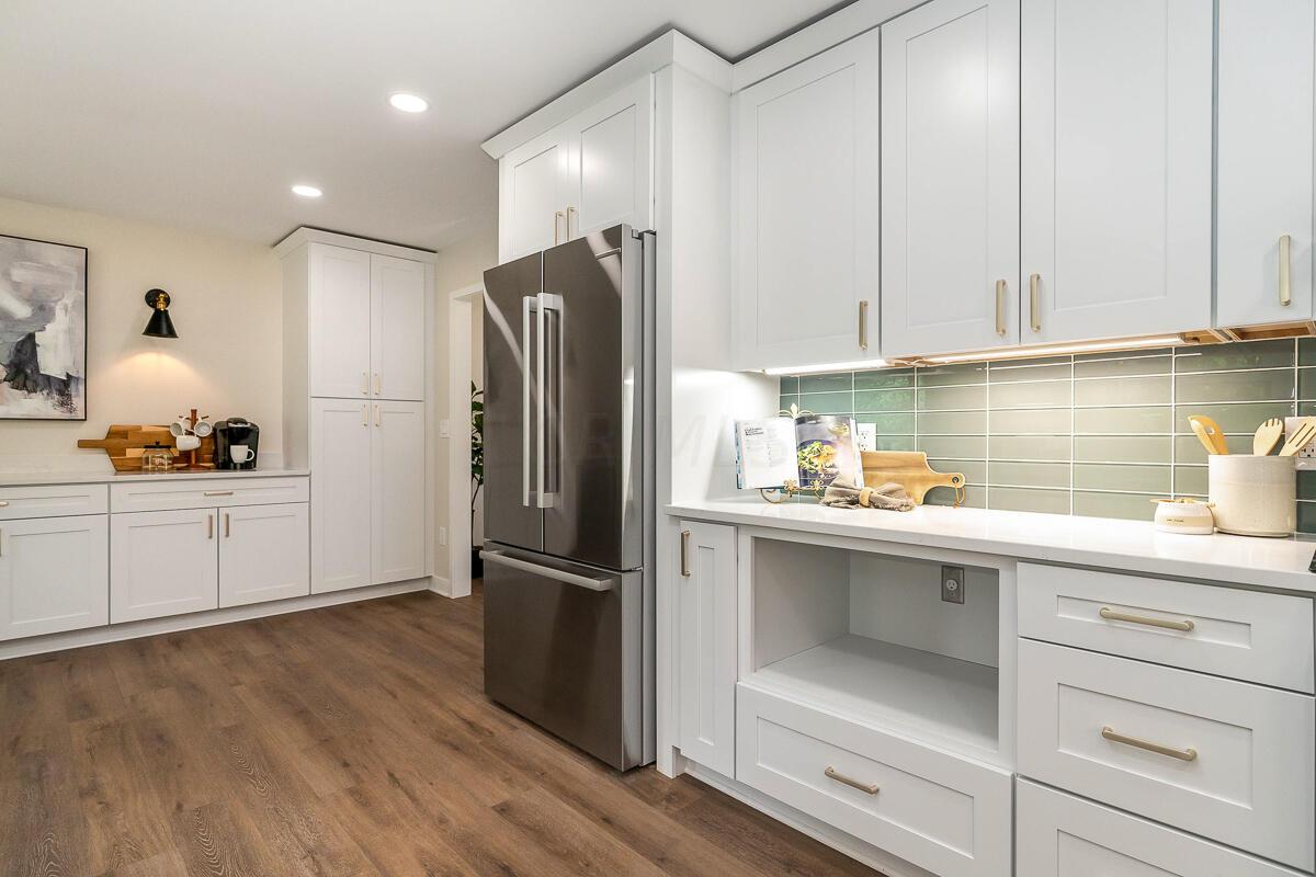 1030 Clubview Boulevard N