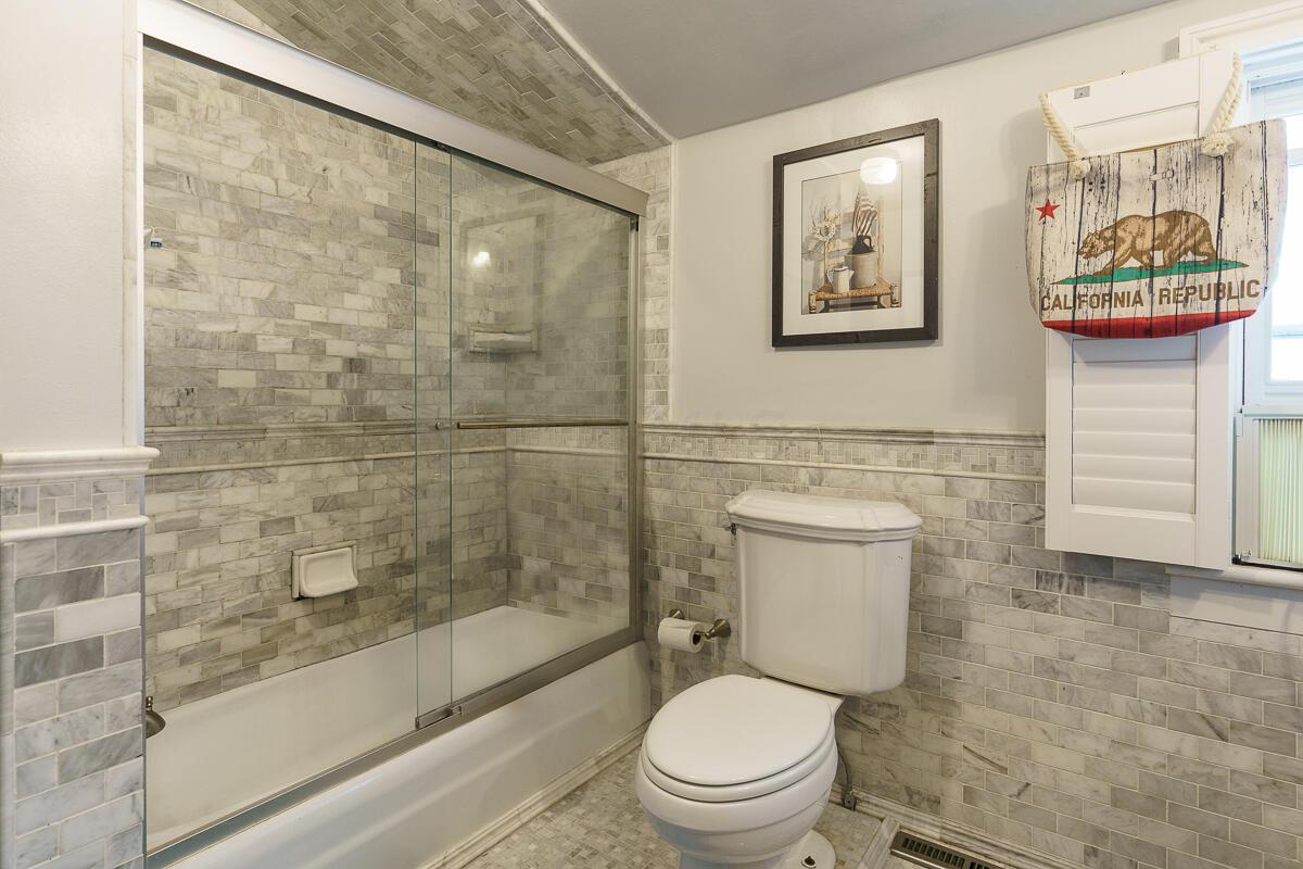 33 E Frankfort Street