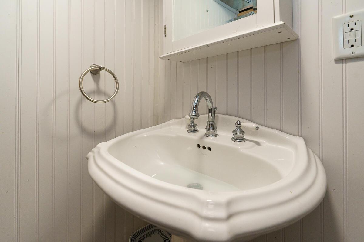 33 E Frankfort Street