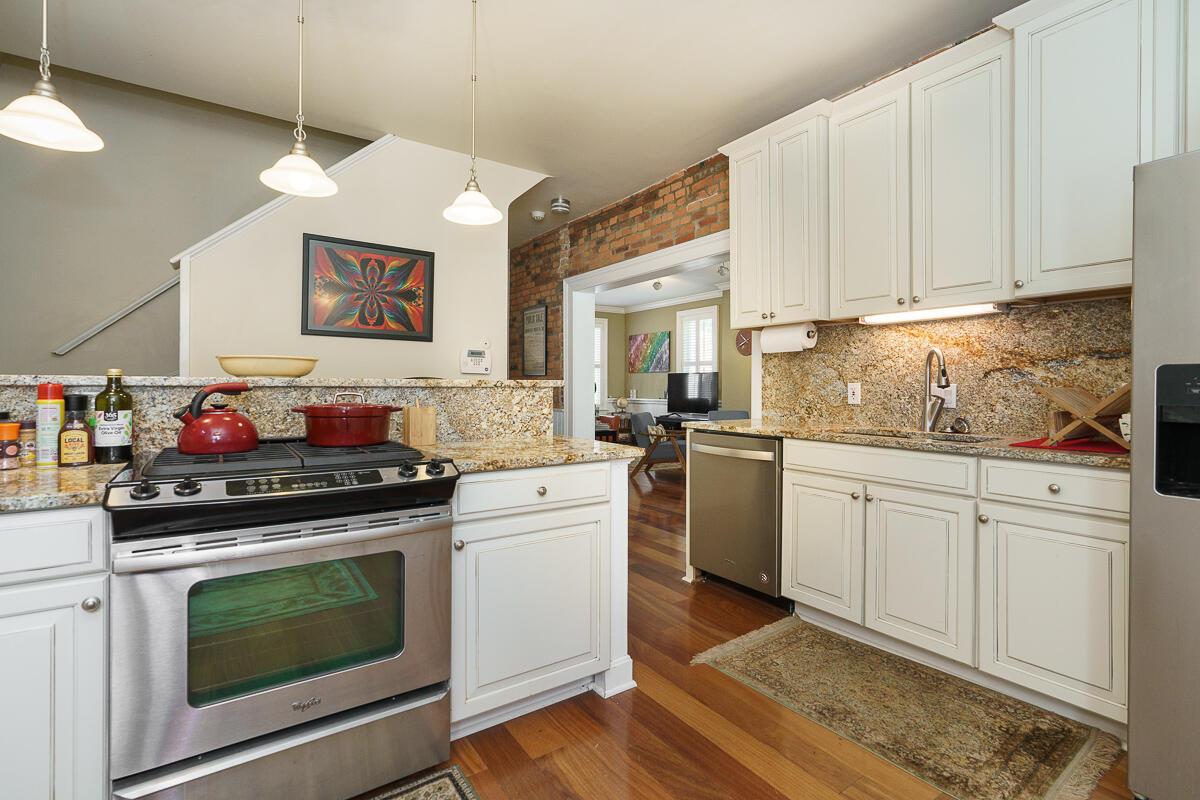 33 E Frankfort Street