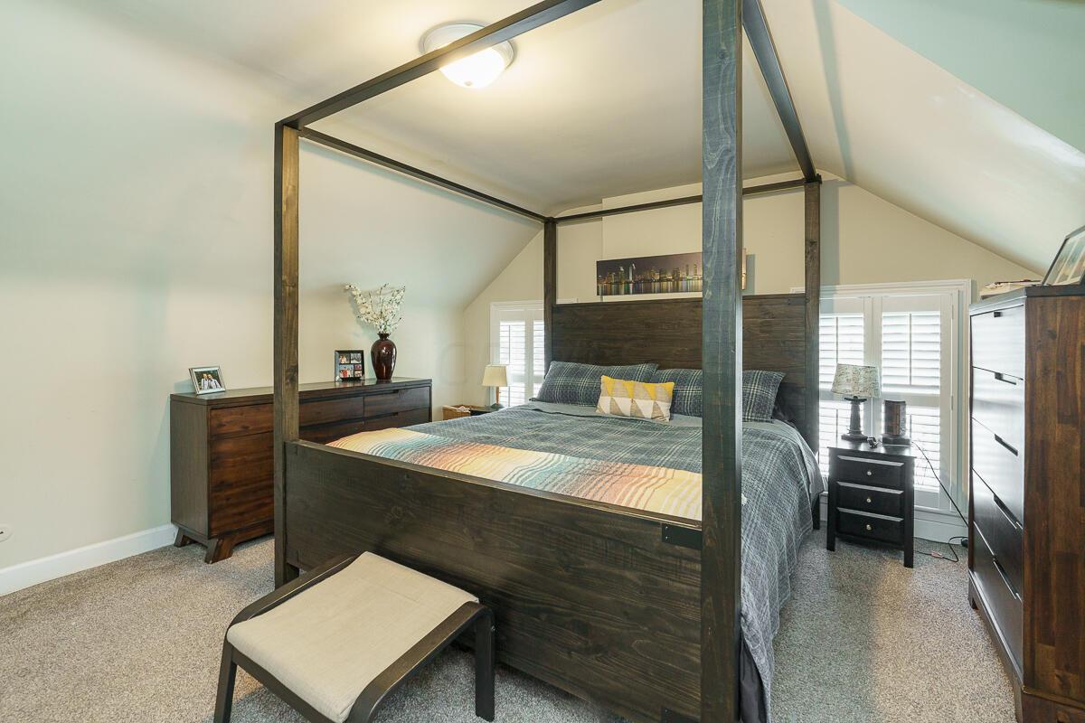 33 E Frankfort Street