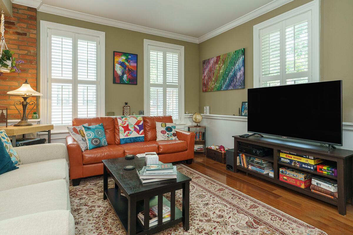 33 E Frankfort Street