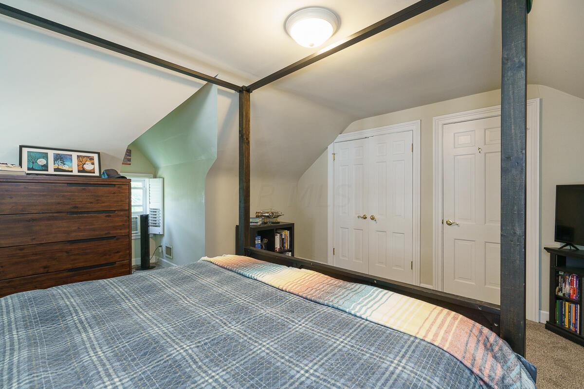 33 E Frankfort Street