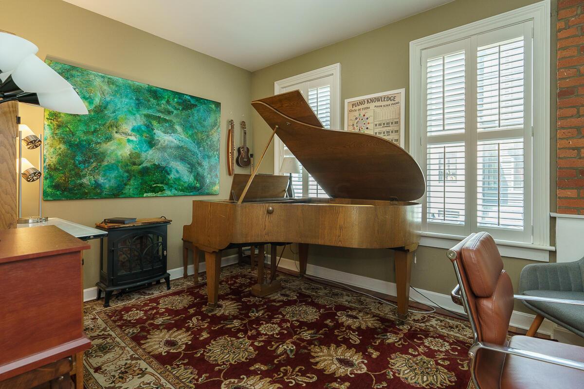 33 E Frankfort Street